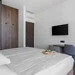 Extravagant 5 Bedrooms Chazaret Frontline Location *