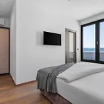 Extravagant 5 Bedrooms Chazaret Frontline Location