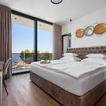 빌라 Extravagant 5 Bedrooms Chazaret Frontline Location