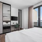 Extravagant 5 Bedrooms Chazaret Frontline Location 빌라 *