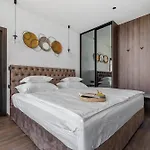 Extravagant 5 Bedrooms Chazaret Frontline Location 빌라