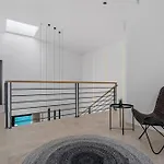 빌라 Extravagant 5 Bedrooms Chazaret Frontline Location 오미스