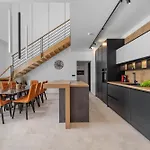 Extravagant 5 Bedrooms Chazaret Frontline Location 빌라
