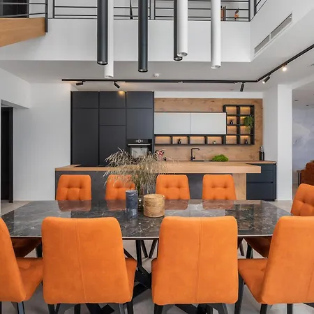 빌라 Extravagant 5 Bedrooms Chazaret Frontline Location *