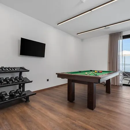 فيلة Extravagant 5 Bedrooms Chazaret Frontline Location Spectacular Sea Views Pool Table Sauna *