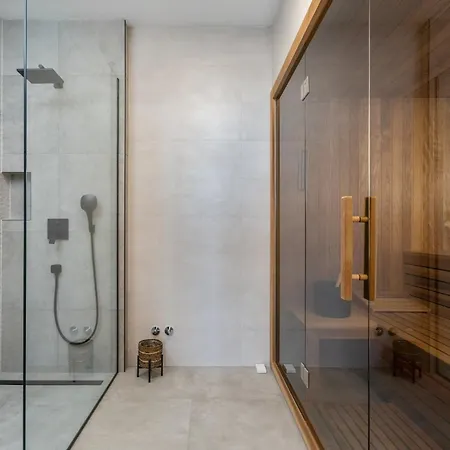 فيلة Extravagant 5 Bedrooms Chazaret Frontline Location Spectacular Sea Views Pool Table Sauna أوميس
